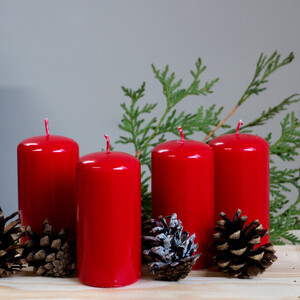 Weihnachtskerzen 4 Stck Stumpen-Kerzen  5x10cm Rot...